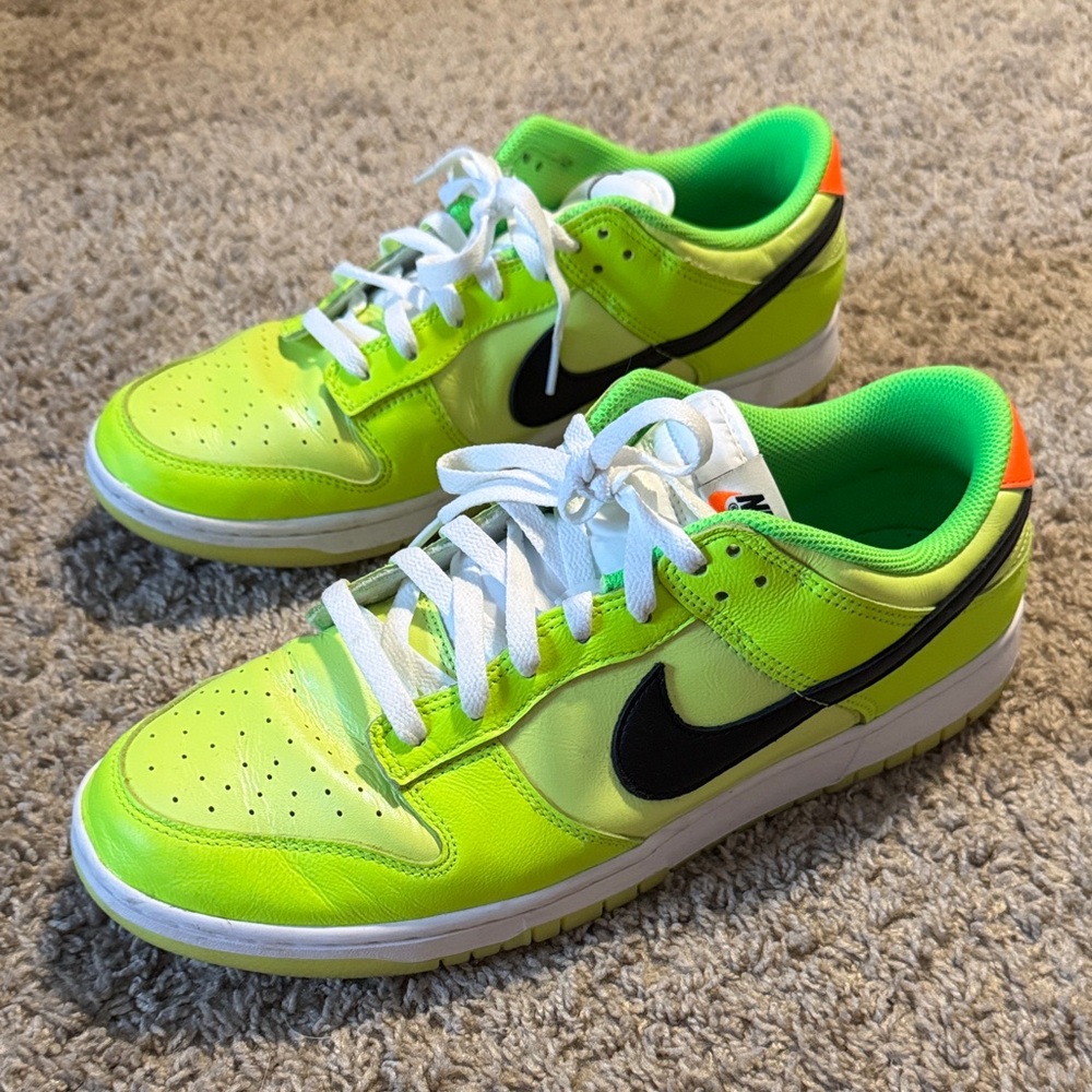 Nike Dunk “Volt”